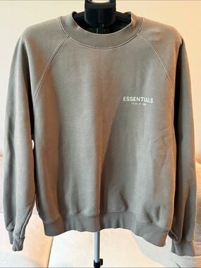 ESSENTIALS Men’s Crewneck Sweatshirt in Taupe